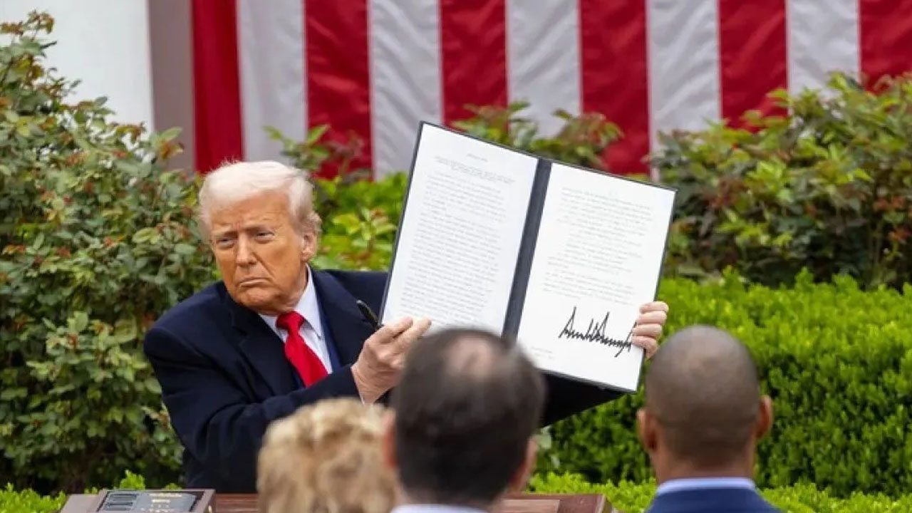 Trump Naikkan Tarif Global Baru dari 10 Jadi 15 Persen